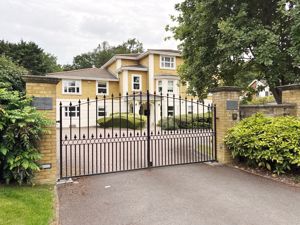 Photo 17- click for photo gallery